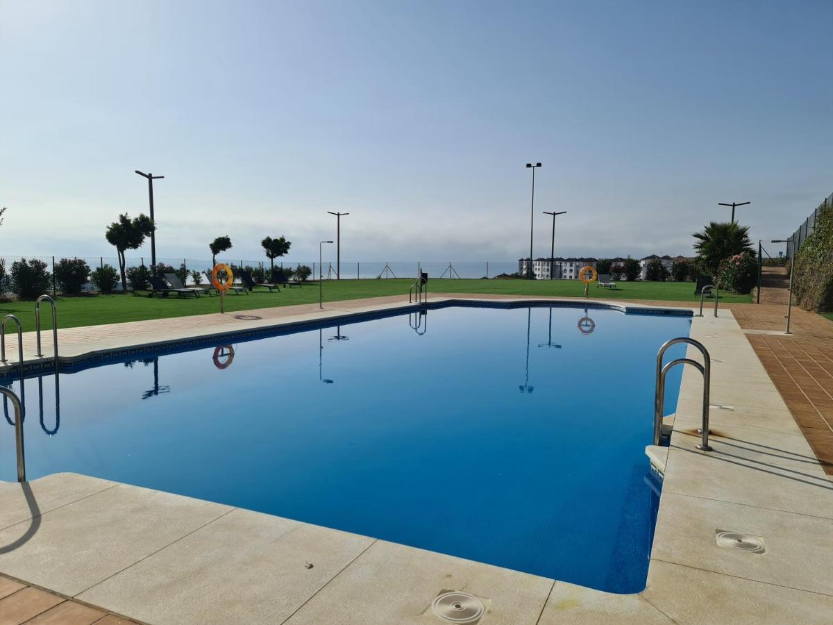 Seaside Serenity - Stylish Apartment With Spectacular Views Manilva Ngoại thất bức ảnh
