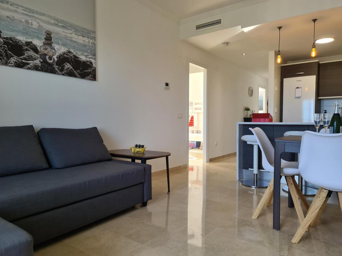 Seaside Serenity - Stylish Apartment With Spectacular Views Manilva Ngoại thất bức ảnh