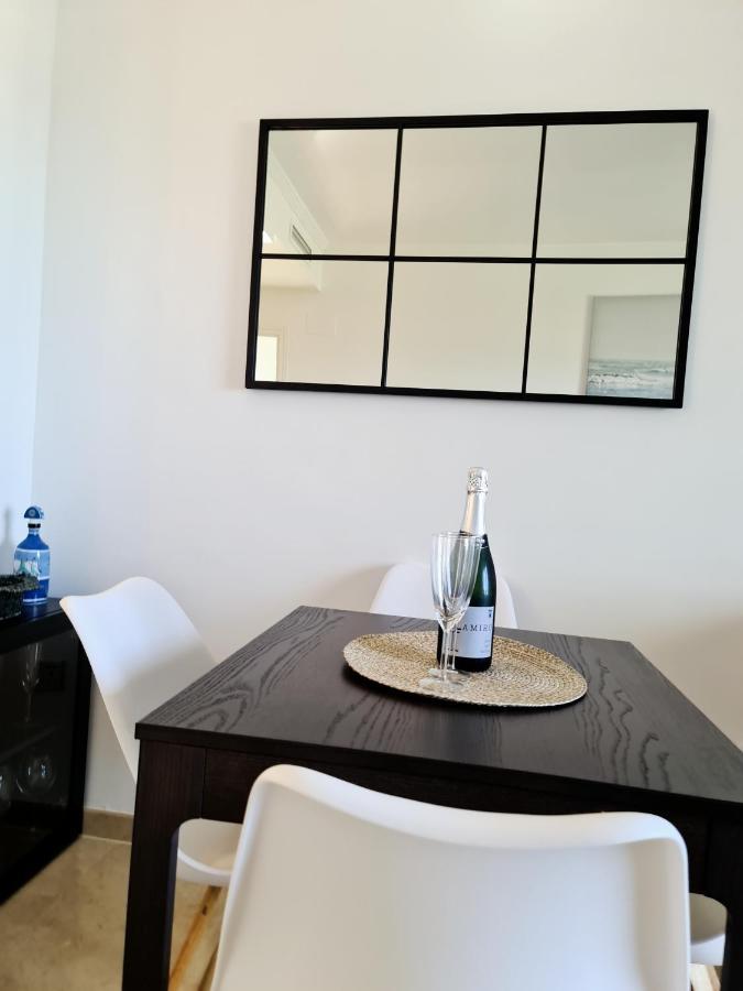 Seaside Serenity - Stylish Apartment With Spectacular Views Manilva Ngoại thất bức ảnh