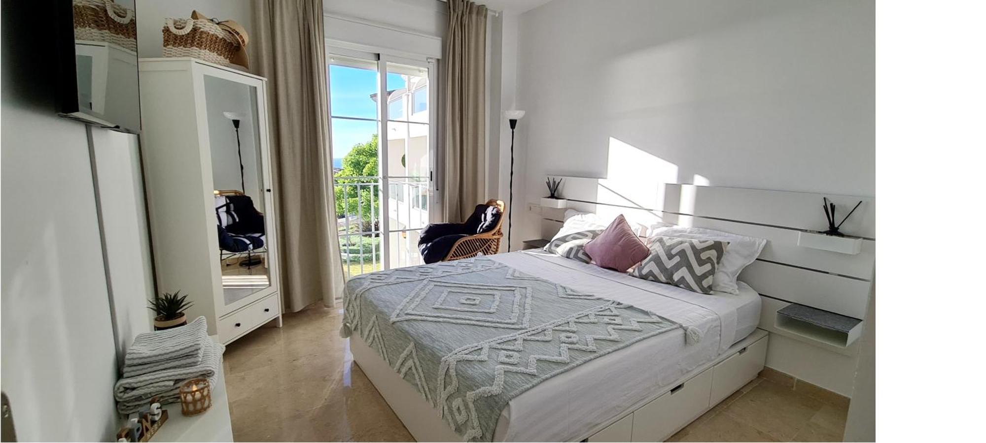 Seaside Serenity - Stylish Apartment With Spectacular Views Manilva Ngoại thất bức ảnh