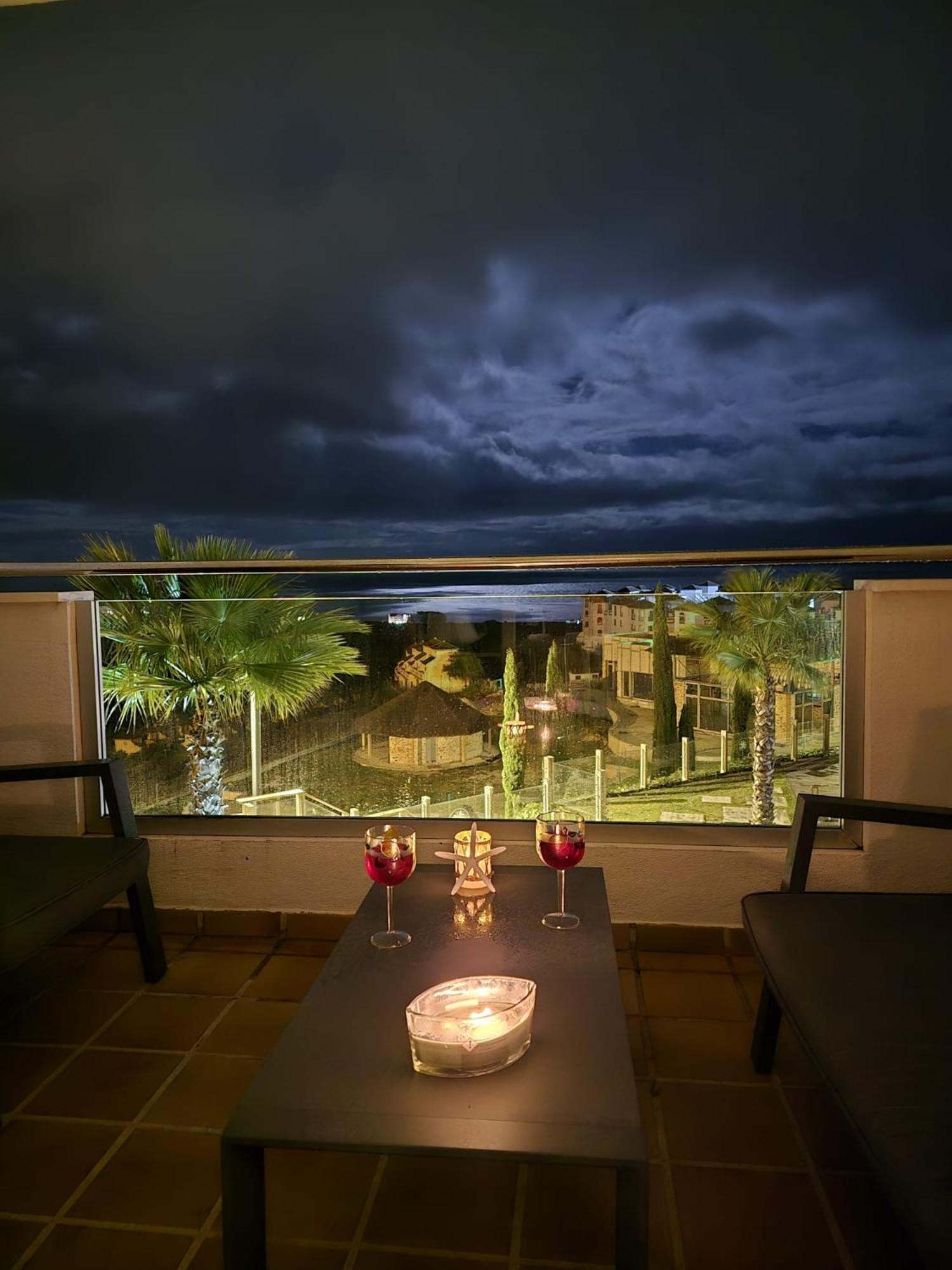 Seaside Serenity - Stylish Apartment With Spectacular Views Manilva Ngoại thất bức ảnh