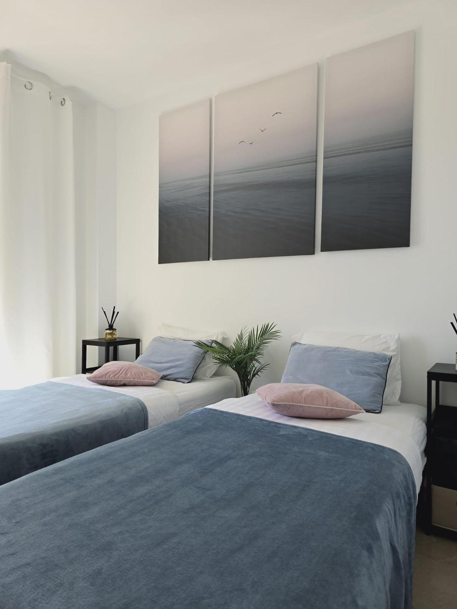 Seaside Serenity - Stylish Apartment With Spectacular Views Manilva Ngoại thất bức ảnh